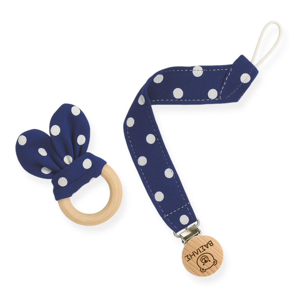 Σετ υφασμάτινο μασιτικό και κλιπ πιπίλας μπλε πουά με ξύλινο κούμπωμα και δυνατότητα χάραξης ονόματος